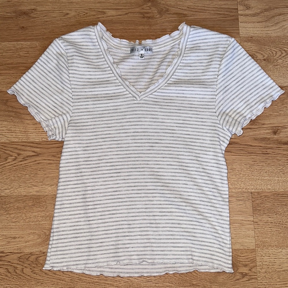 FITZ + EDDI grey and white crop top. Size small